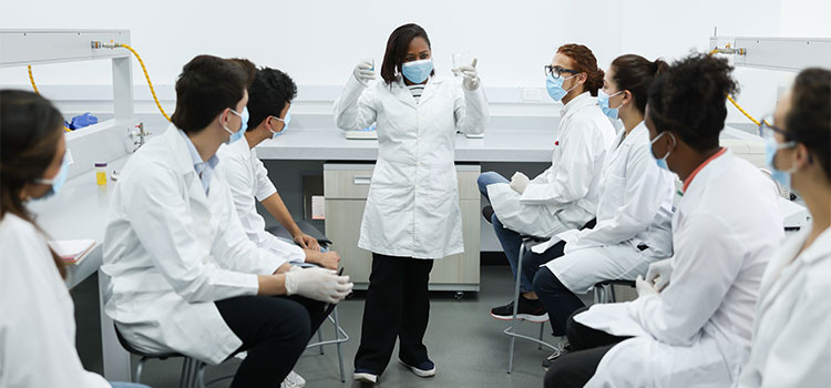 instructor conducting nursing class